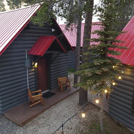 Yellowstone Cabins And Rv เวสต์เยลโลว์สโตน ภายนอก รูปภาพ