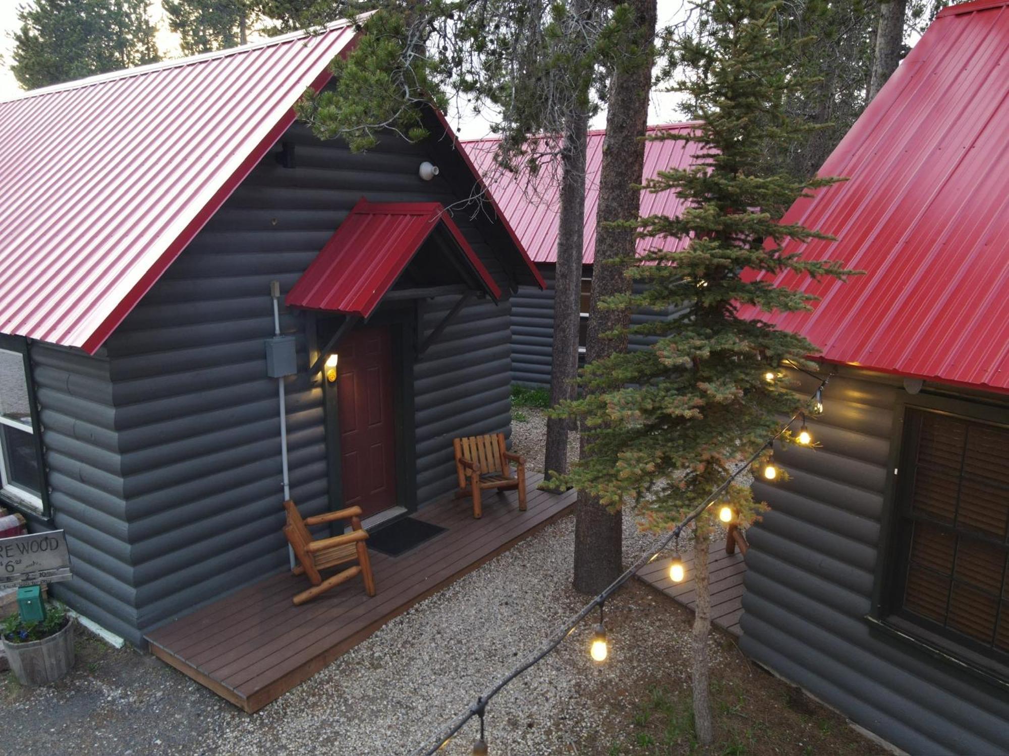 Yellowstone Cabins And Rv เวสต์เยลโลว์สโตน ภายนอก รูปภาพ